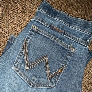 Wrangler Q Baby ultimate riding jeans. Size 1/2x34